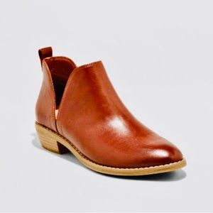 Women's Nora Faux Leather Cut Out Ankle Bootie Universal Thread Cognac 8, Red